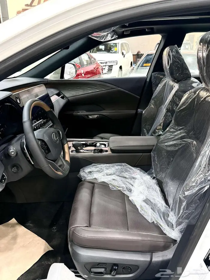 لكزس RX 350 BB سعودي 2025 ( ابيض - اسود تيتانيوم ) 25