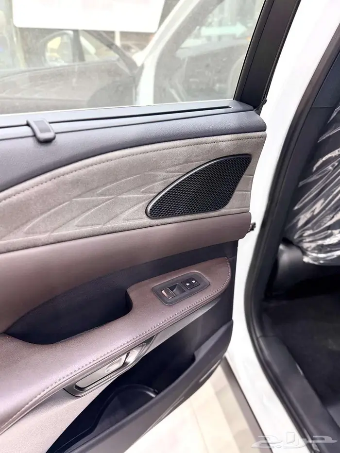 لكزس RX 350 BB سعودي 2025 ( ابيض - اسود تيتانيوم ) 12