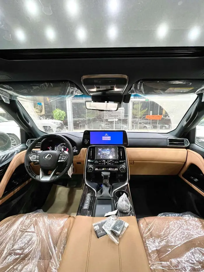 لكزس LX 600 BB سعودي 2025 ( ابيض - اسود - تيتانيوم ) 11