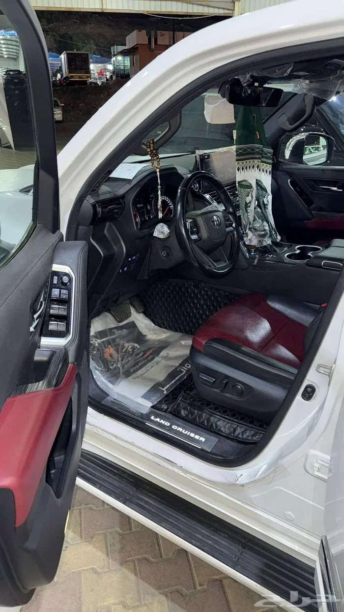 تويوتا لاندكروزر VXR بريمي مستخدم موديل 2023 13