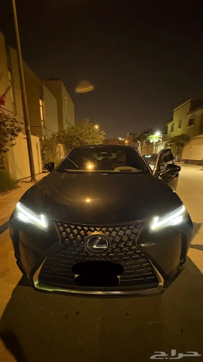 لكزس ux300h موديل 2024 0