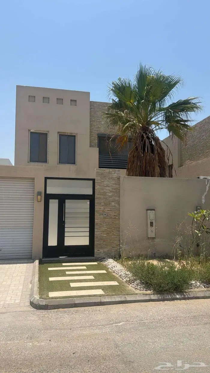 فيلا مميزة بموقع مميز للبيع 0