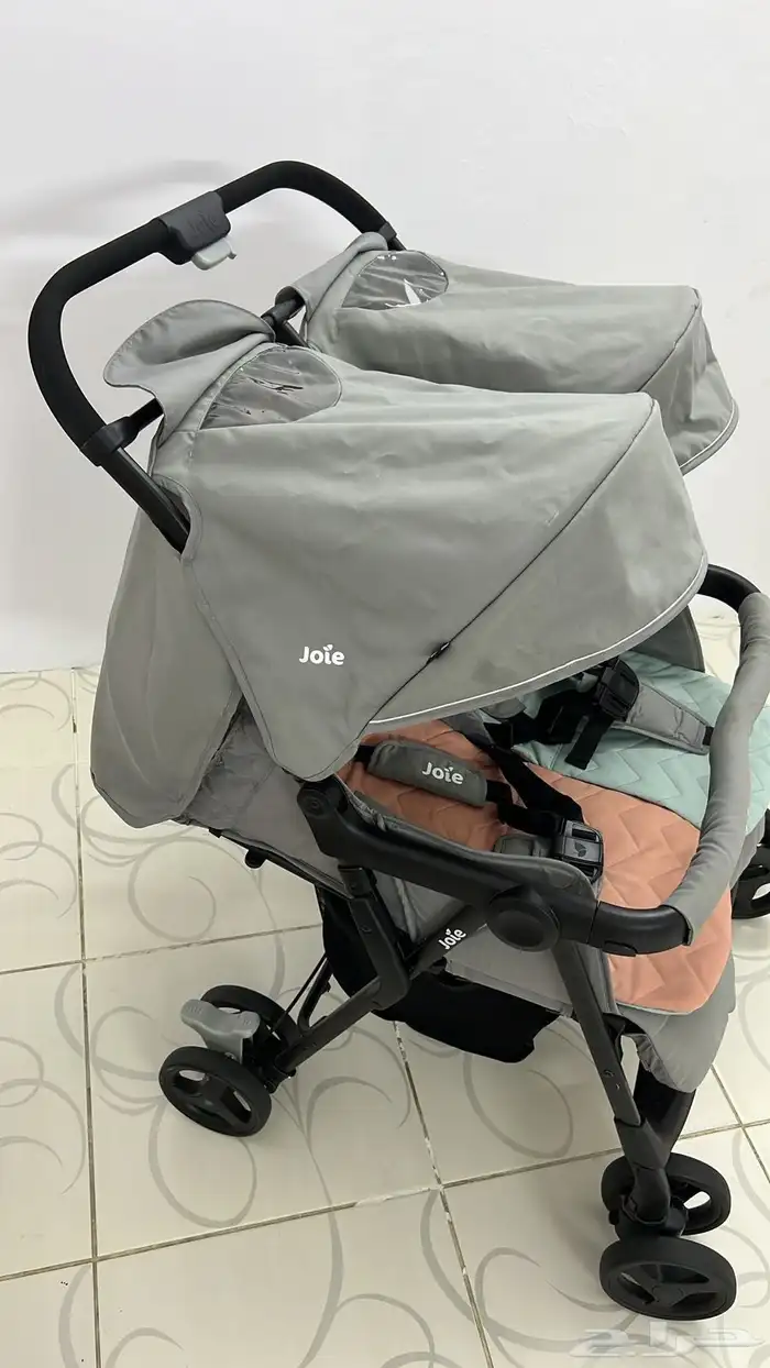 عربية اطفال توأم 1