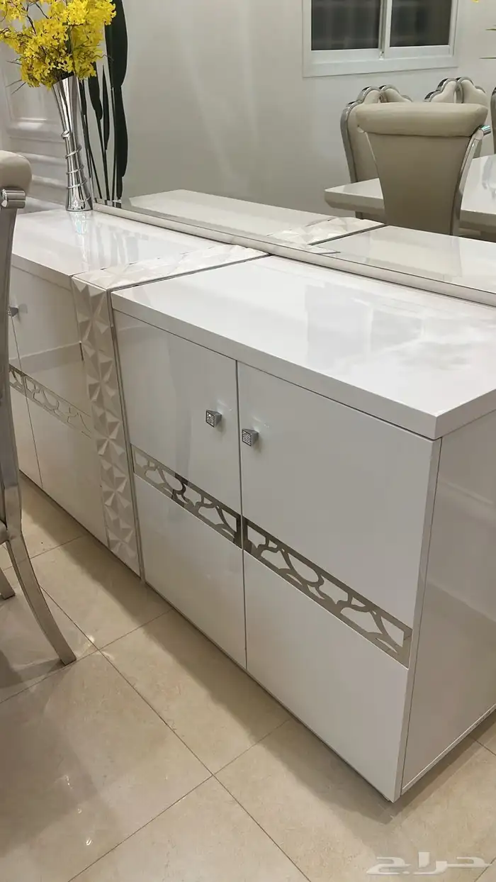 طاولة طعام 4