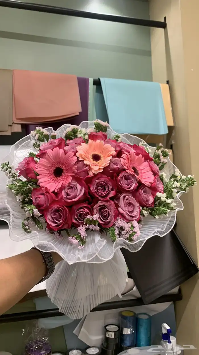 منسق هدايا ورود يبحث عن عمل 13