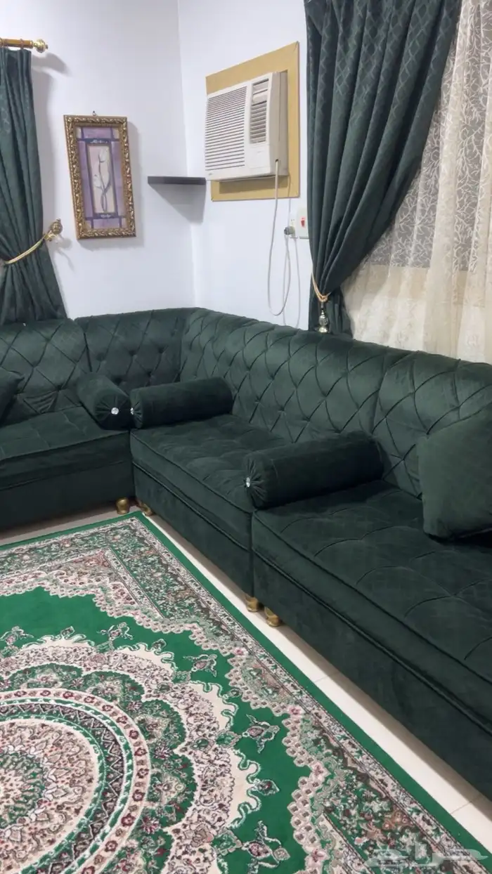 مجلس كنب نظيف جدا  شامل السجاده والستاير 1