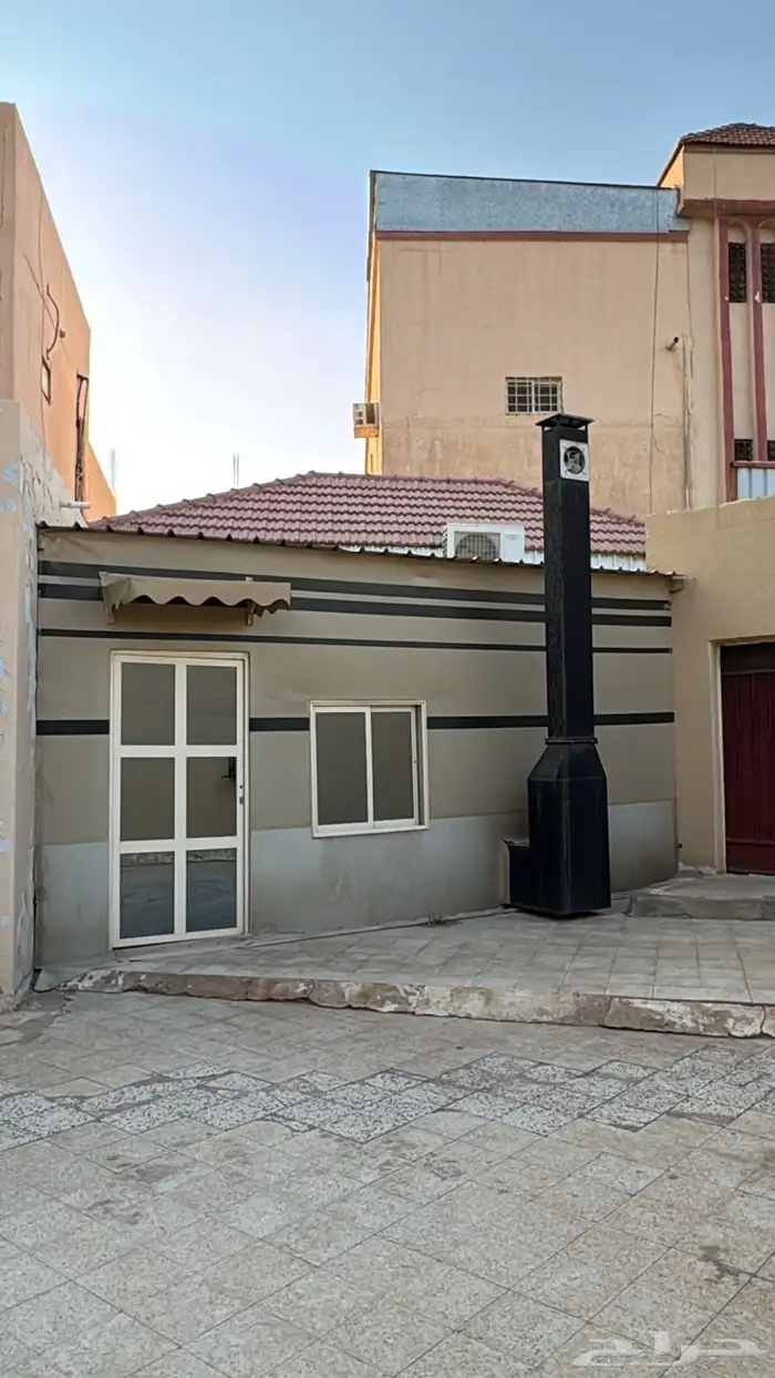 بيت للبيع بحي الشقة بمساحة (643متر ) 1