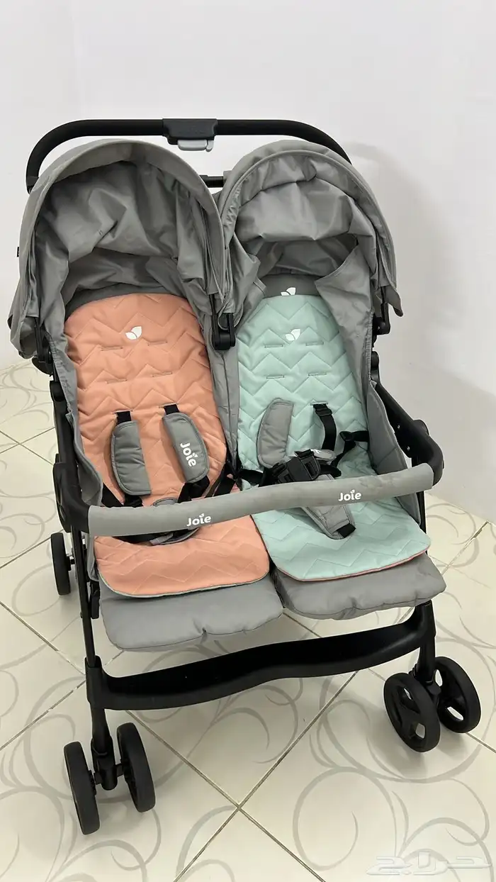 عربية اطفال توأم 2