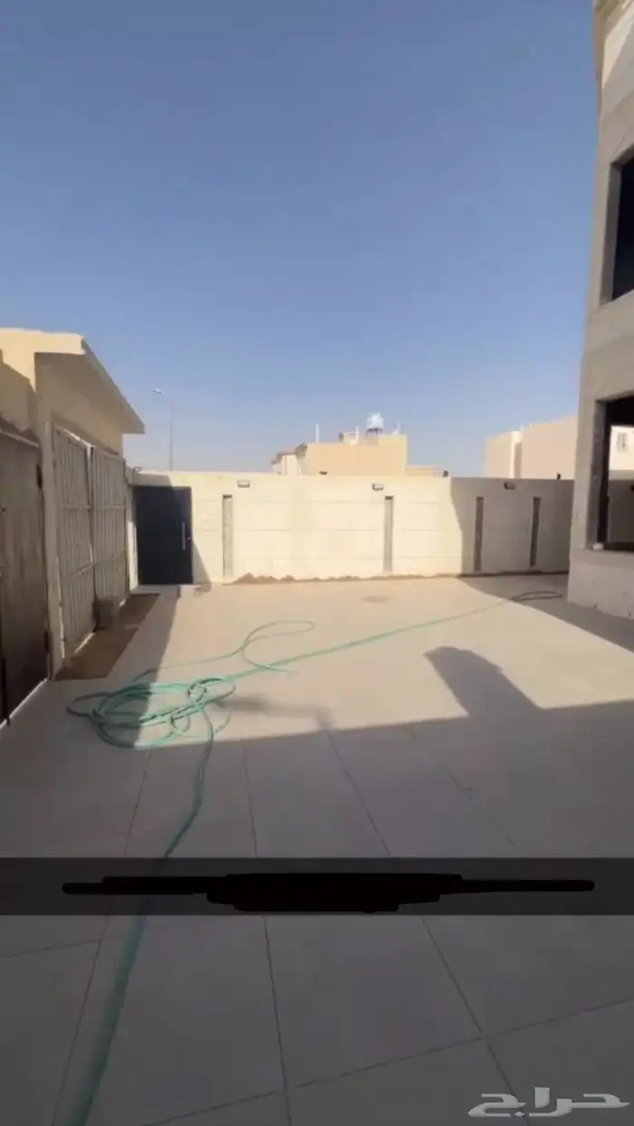 فيلا مع شقة منفصلة ( جديدة ) للبيع 11