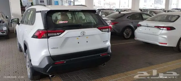 تويوتا راف فور نص فل بنزين م 2025 - سعودي 5