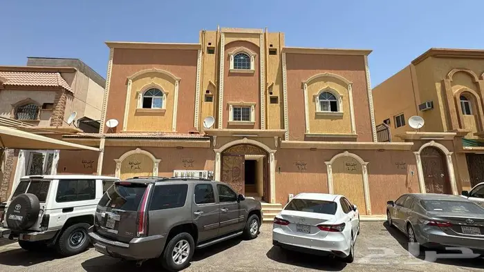 ملحق للبيع بحي العليا2 شقتين بسطح كل شقة 4 غرف 0