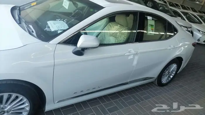 تويوتا كامري ال اي موديل 2025 4