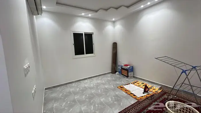 للايجار شقه مؤثثه دفع شهري بالرمال 11