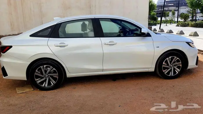 Toyota Yaris plus 2024 2