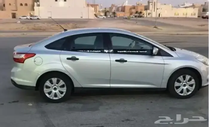 فورد فوكس للبيع ممشى قليل 3