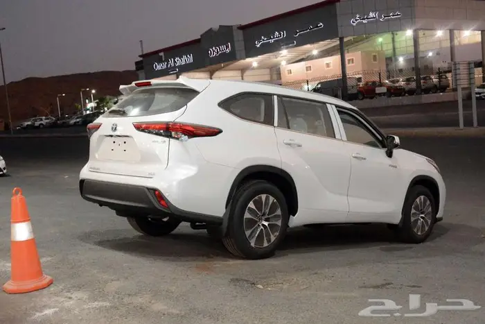 تويوتا هايلاندر 2025 GLE هايبرد بالنقد والتقسيط 3