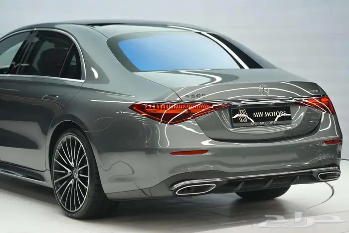 مرسيدس S 500 موديل 2025 أصفار خليجي رمادي فاتح أحمر 5