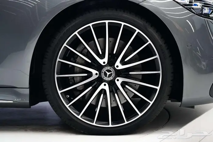 مرسيدس S 500 موديل 2025 أصفار خليجي رمادي فاتح أحمر 17