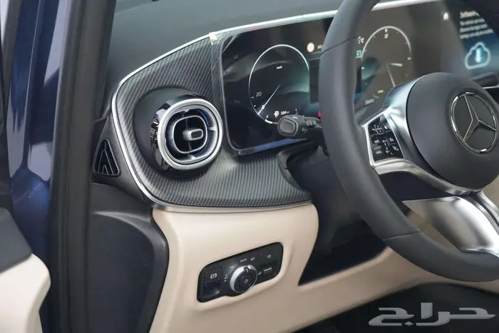 مرسيدس V 300 AMG موديل 2025 أصفار خليجي أزرق أبيض 9