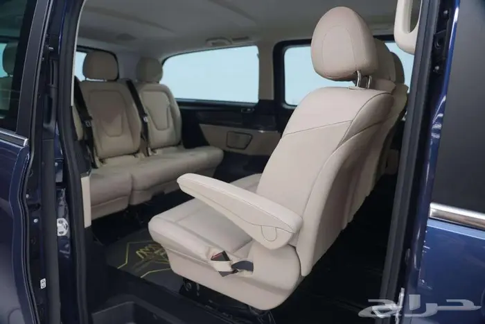 مرسيدس V 300 AMG موديل 2025 أصفار خليجي أزرق أبيض 14