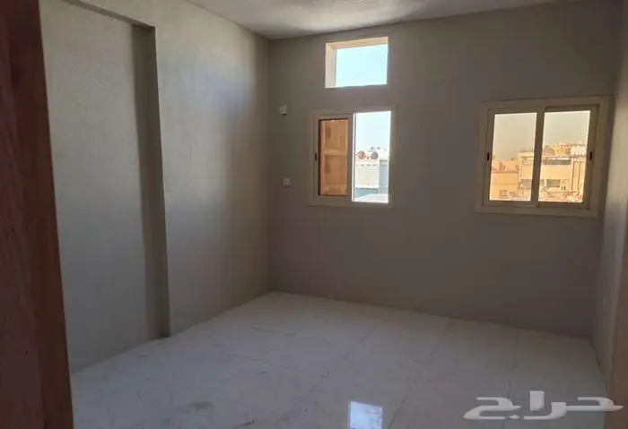 شقه عوائل غرفتين وصاله وحمام بالضباب 0
