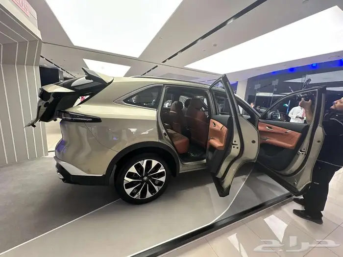 CS 75 Plus 4WD Royalشنجان- اقوى العرووض 2