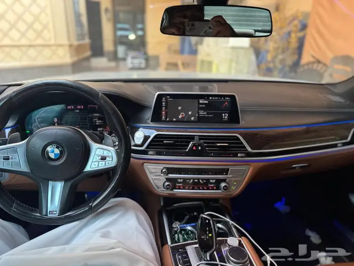بي ام دبليو M 730 Li 2020 3