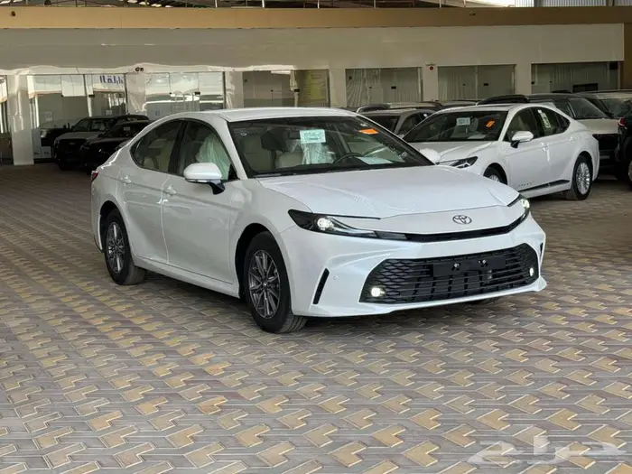 تويوتا كامري E بنزين 2025 البيع كاش واقساط 1