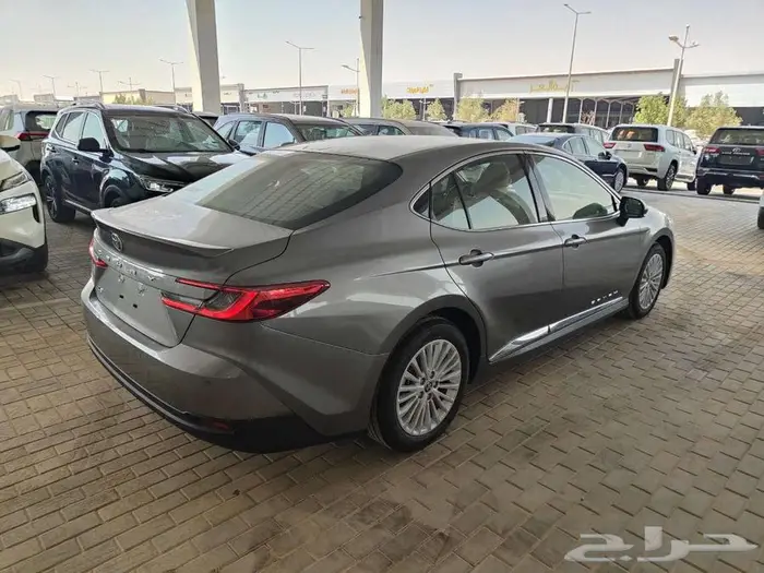 تويوتا كامري LE بنزين 2025 سعودي 12