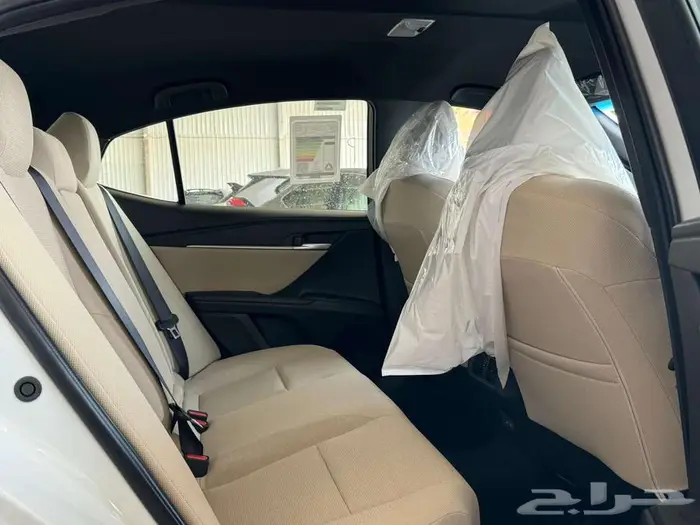 تويوتا كامري E بنزين 2025 البيع كاش واقساط 11