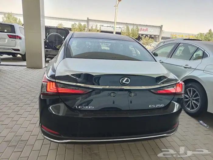 لكزس ES 250 AA ستاندر 2025 سعودي 13