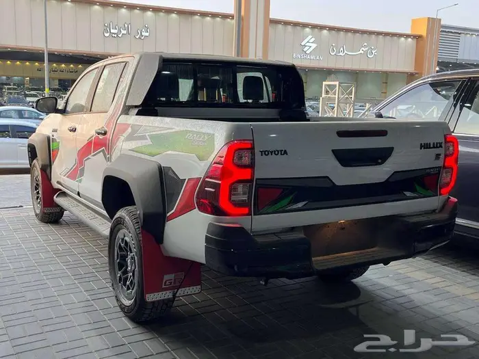 تويوتا هايلكس غمارتين GR-S رالي بنزين 2025 3