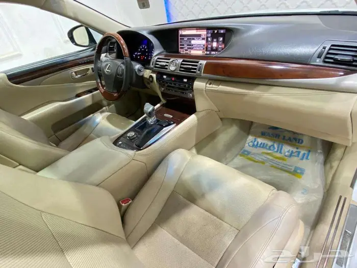 لكزس LS460 2015 23