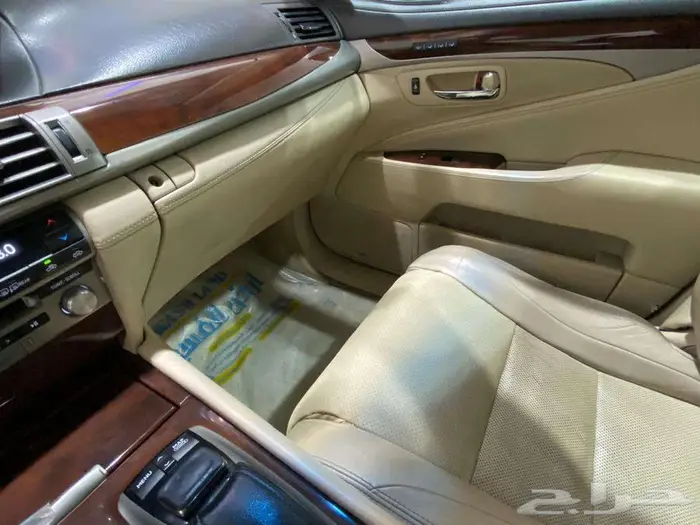 لكزس LS460 2015 24