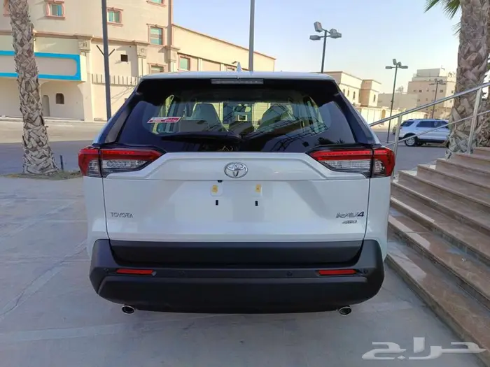 تويوتا راف فور LE بنزين دفع رباعي 2025 8