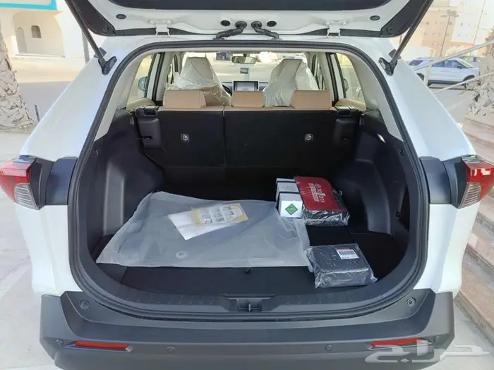 تويوتا راف فور LE بنزين دفع رباعي 2025 9