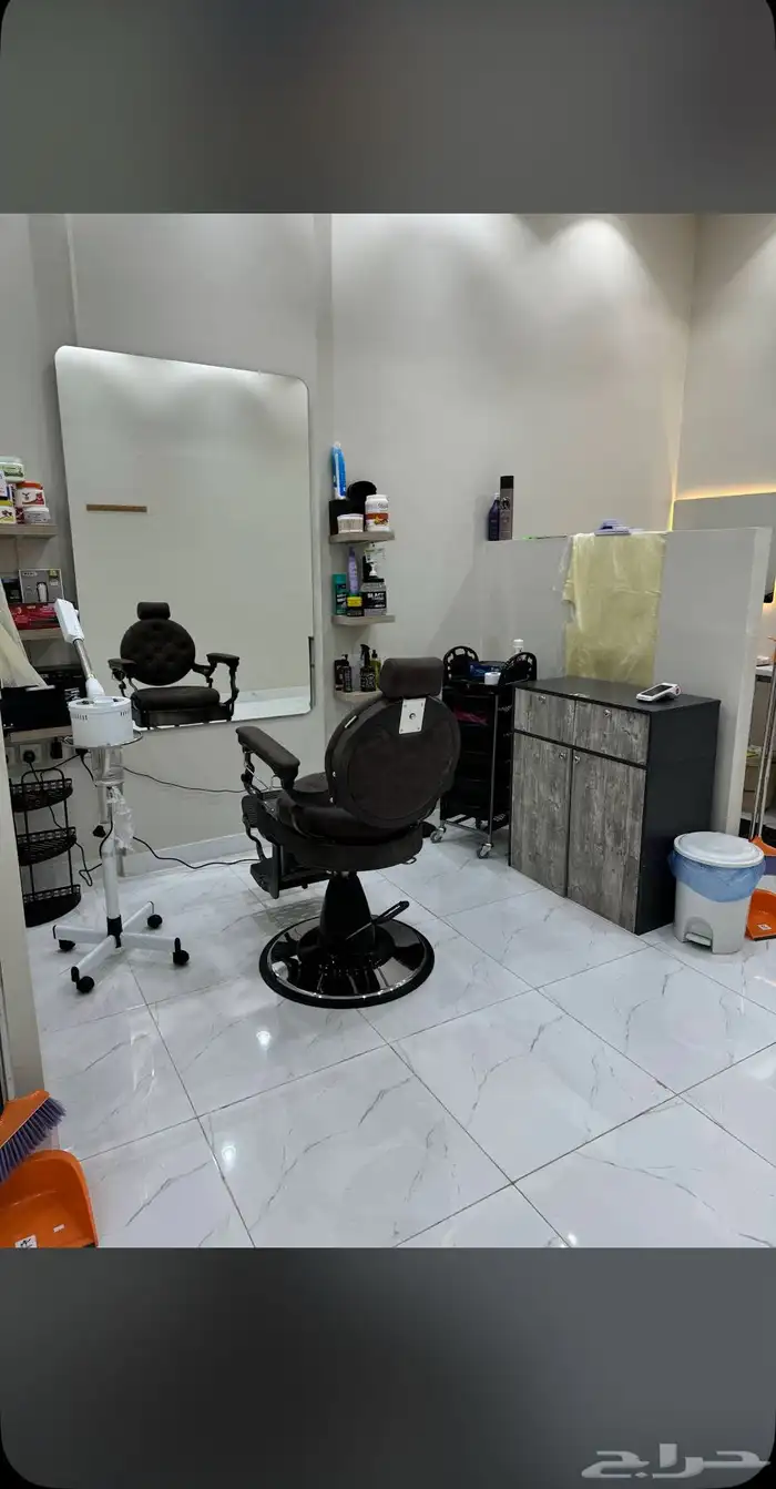 حلاق للتقبيل بموقع ممتاز 0