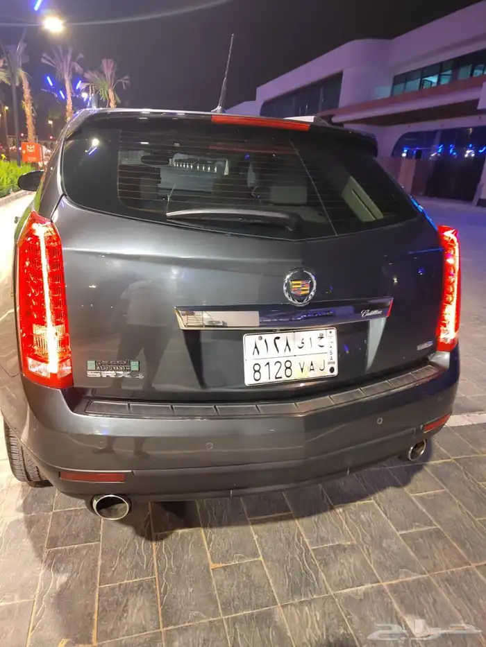 كاديلاك SRX 2013 1