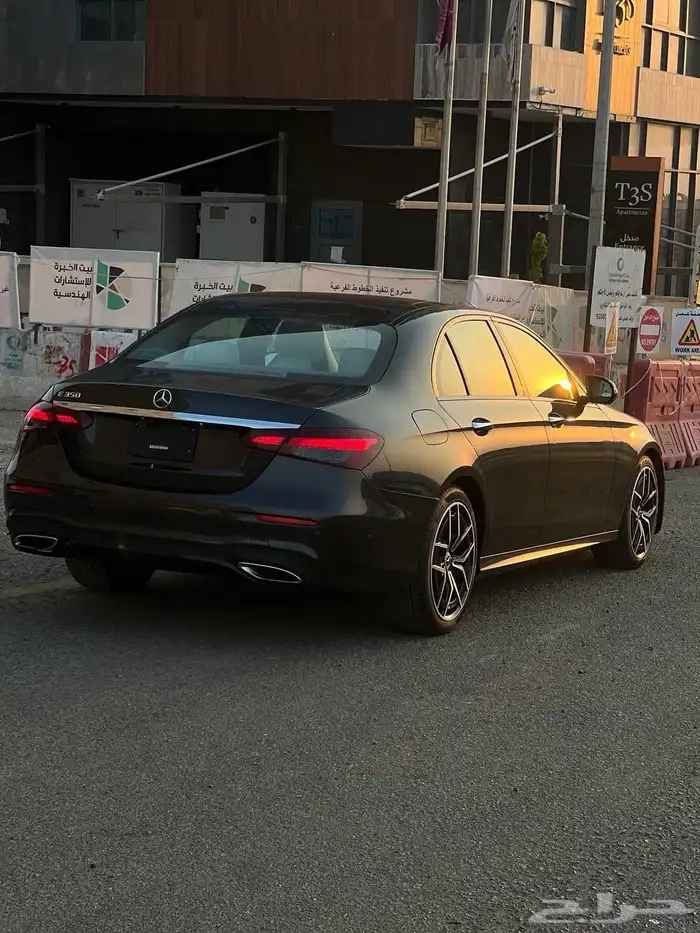 مرسيدس E350 موديل 2021 نايت باكيج كت AMG بحالة الوكالة 2