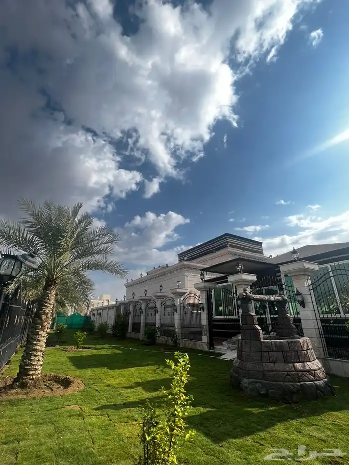 فيلا فاخرة للبيع في جدة حي الأمير فواز الشمالي مساحة 900م 1