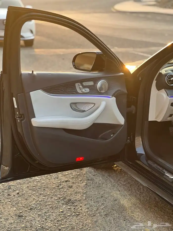 مرسيدس E350 موديل 2021 نايت باكيج كت AMG بحالة الوكالة 11