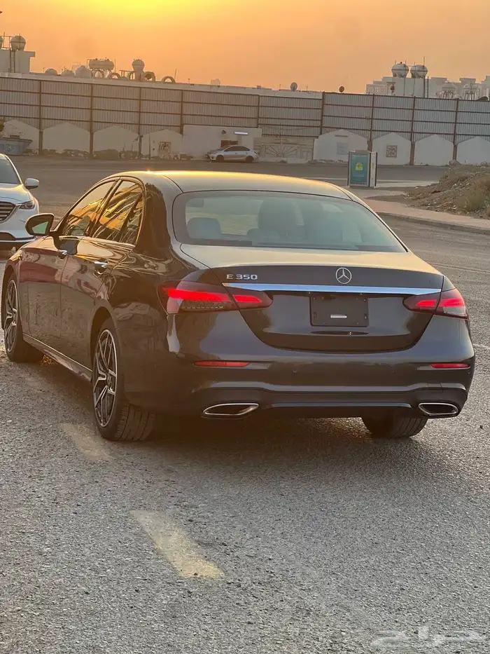 مرسيدس E350 موديل 2021 نايت باكيج كت AMG بحالة الوكالة 1