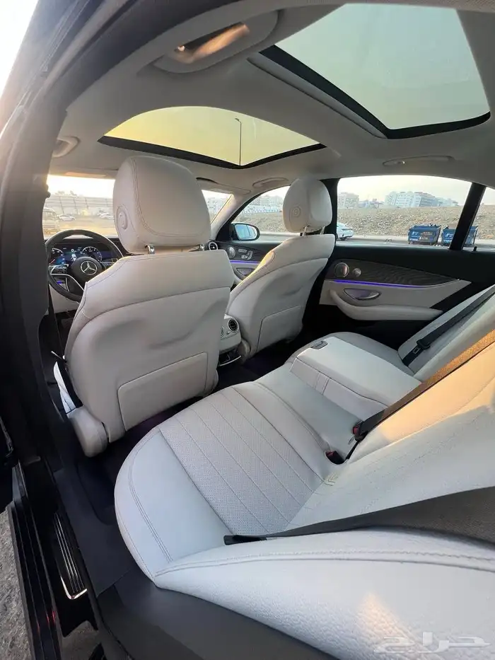 مرسيدس E350 موديل 2021 نايت باكيج كت AMG بحالة الوكالة 9