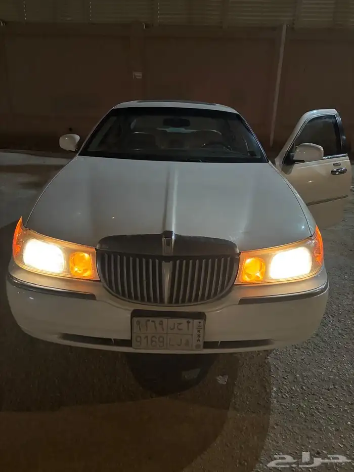 لنكن تاون كار سعودي موديل 2001 9