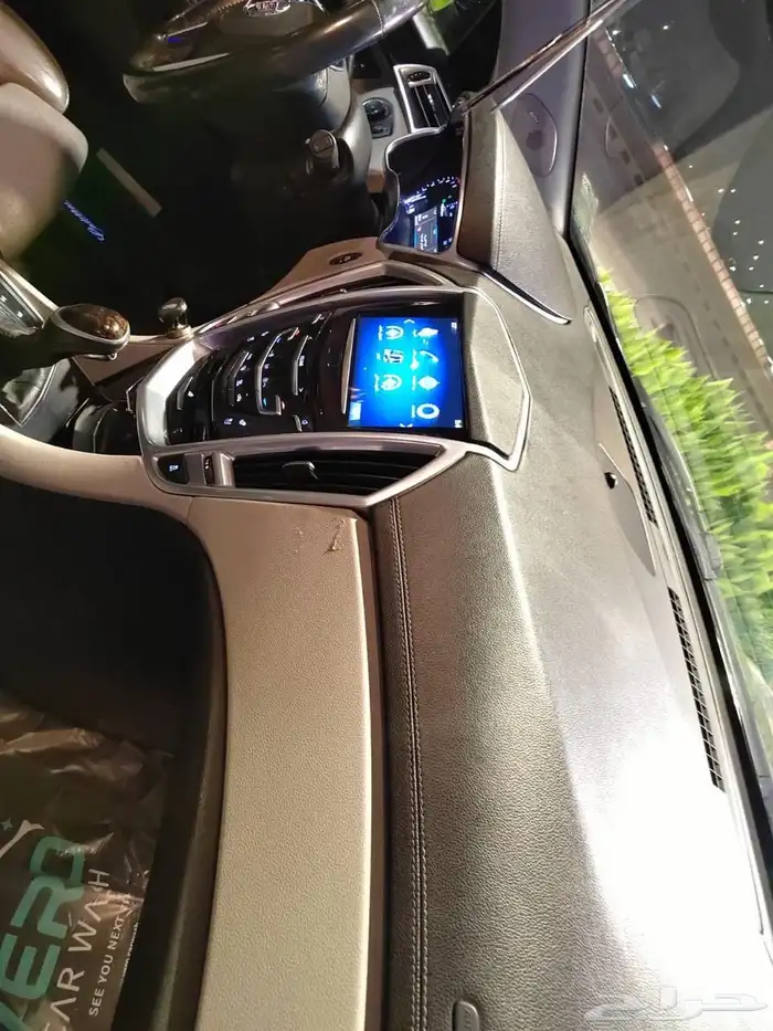 كاديلاك SRX 2013 17