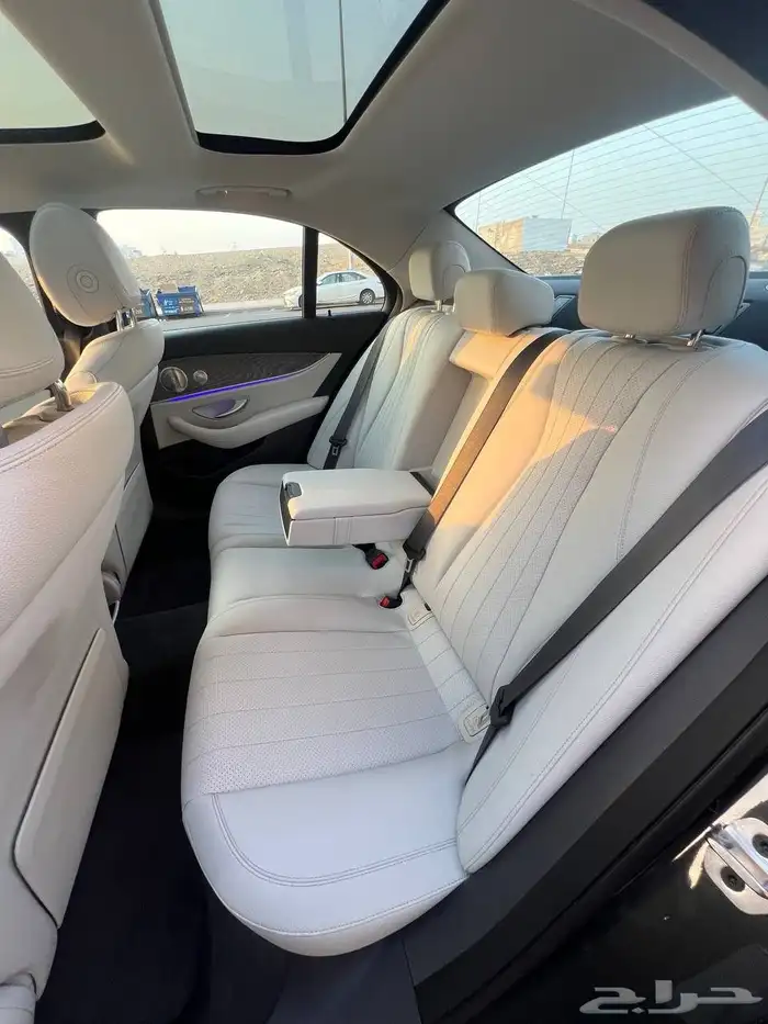 مرسيدس E350 موديل 2021 نايت باكيج كت AMG بحالة الوكالة 10