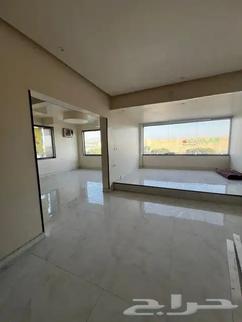 مكاتب اداريه للايجار طريق أبها الخميس مقابل هايبر بنده 05020 3