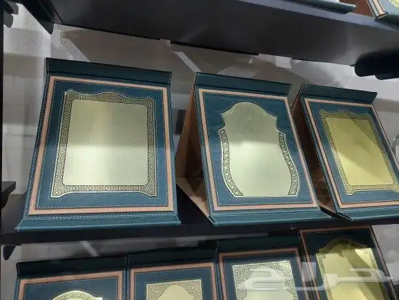 طباعة وتفصيل بكسات ودروع تذكرية من الاكرليك والجلد حسب الطلب 4