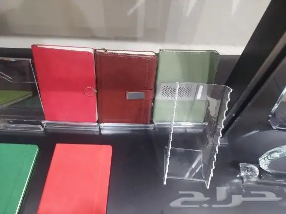 طباعة وتفصيل بكسات ودروع تذكرية من الاكرليك والجلد حسب الطلب 11