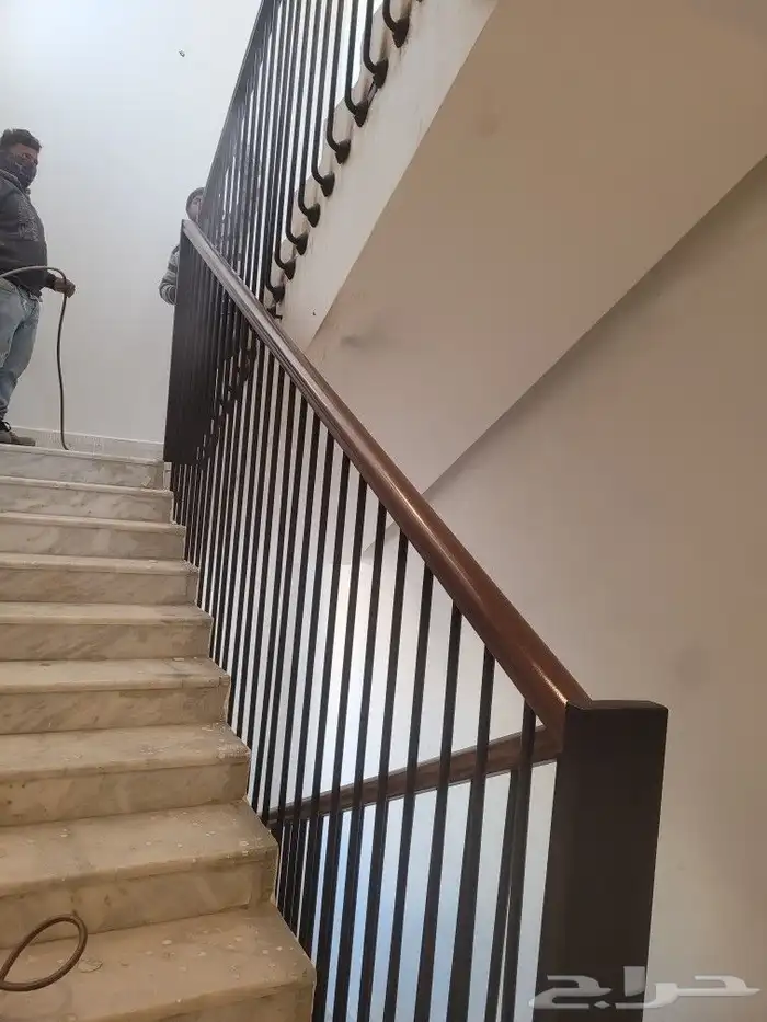 درابزين حديد مع دهان ناري 0